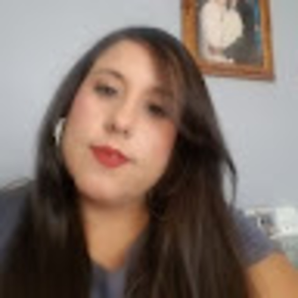 Meet your Posher, Claudia